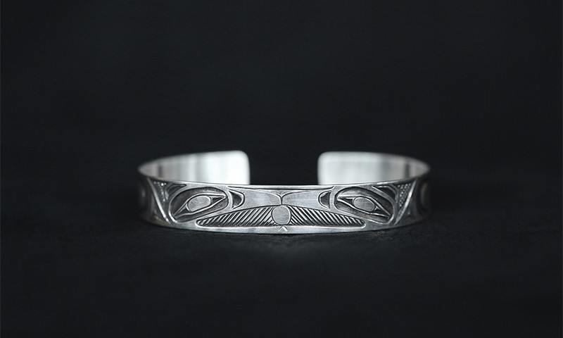 wings + horns x Lattimer Gallery 释出联名特别版手链