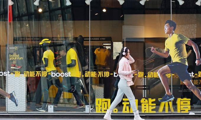 后来居上，数据显示 adidas 在中国市场占有率正在稳步上升