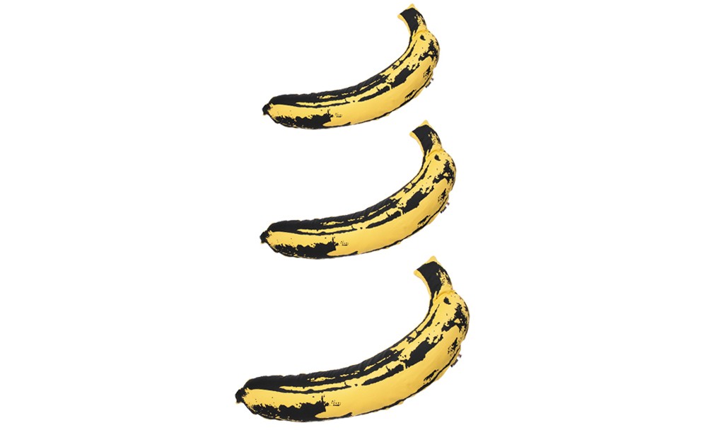BAPE® 携手 MEDICOM TOY LIFE Entertainment 释出 “Andy Warhol” 香蕉抱枕