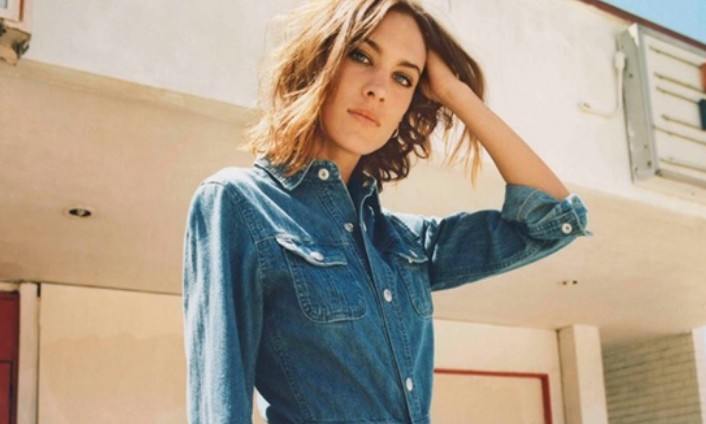 Alexa Chung 携手 AG Jeans 打造全新牛仔系列