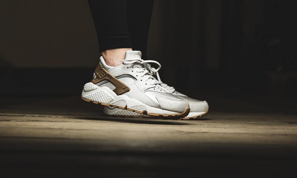 全新女款 Nike Air Huarache Run 高级麂皮版本释出