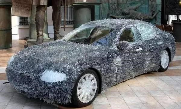 最不会被触摸的艺术品，由玻璃渣改造的 Maserati 车款