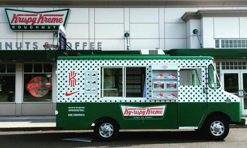 Nike x Krispy Kreme Doughnuts 合作款 Kyrie 2 全美巡回限定发售