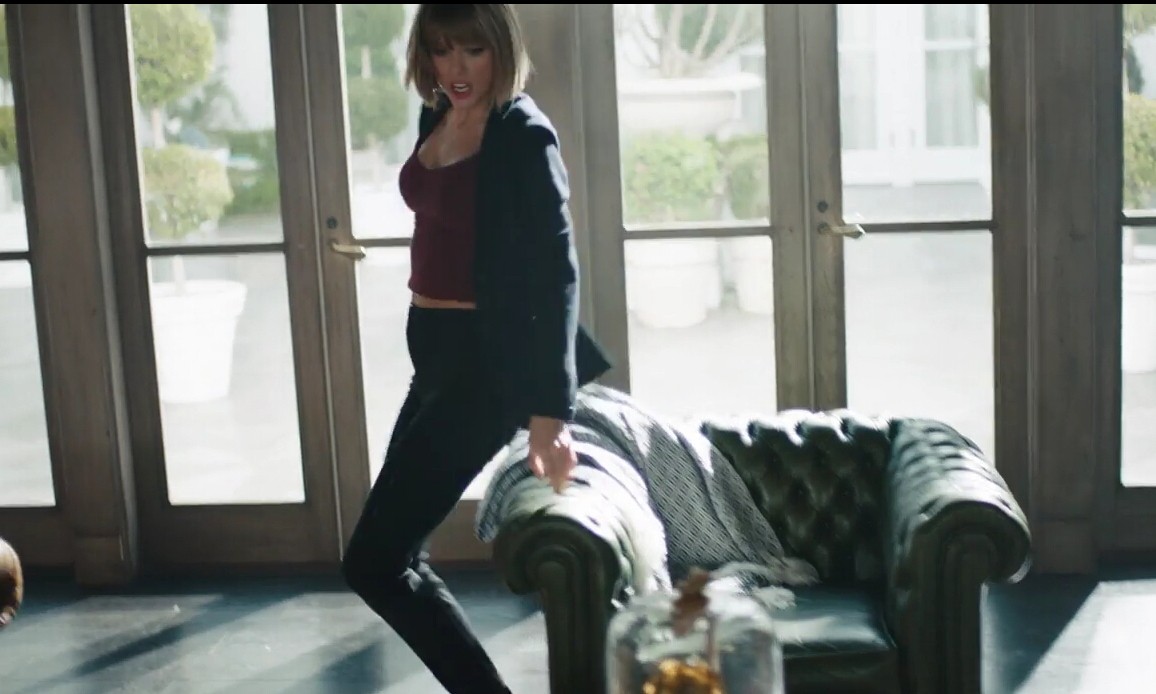 搞怪依旧，Apple 与 Taylor Swift 合作的第三支广告来袭