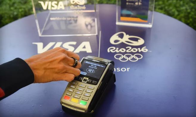 刷脸不行那就“刷手”，Visa 推出支付戒指