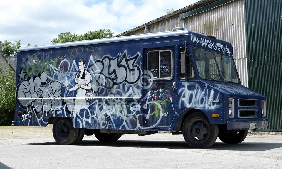 Banksy “SWAT VAN” 作品将被拍卖