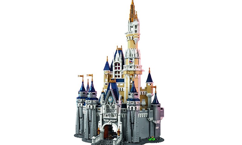 LEGO 打造豪华 “Disney Castle” 积木模型