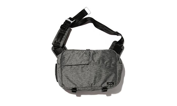 Incase x Ari Marcopoulos 合作款相机包