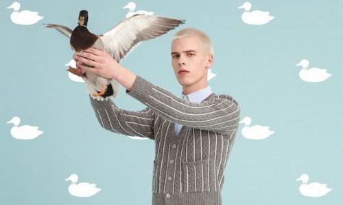 将鸭子作为灵感，KOE x Thom Browne 联名系列发布