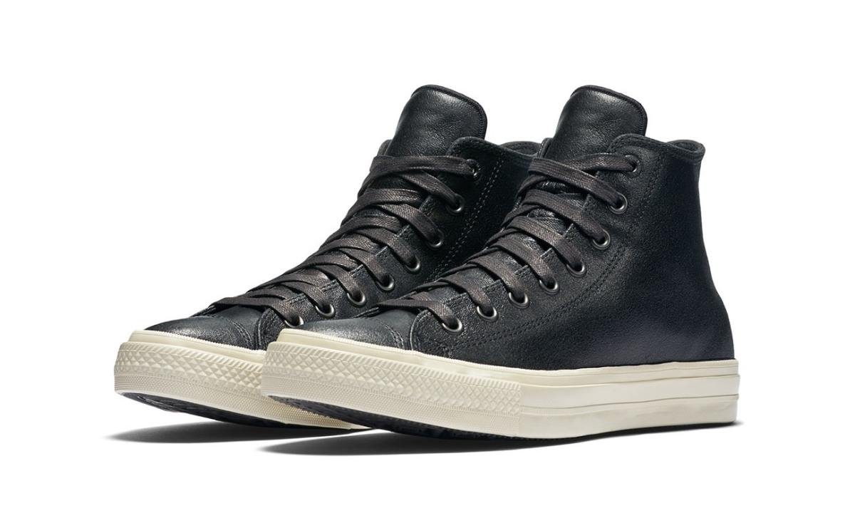 John Varvatos 与 Converse 的全新合作,再一次将摇滚灵魂注入