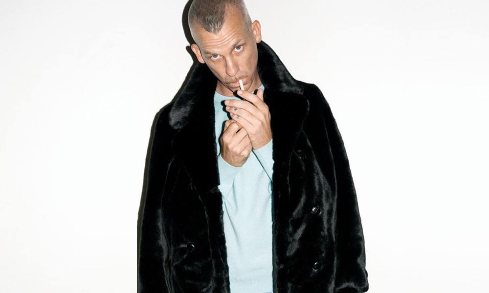 Terry 掌镜 Dill 示范，《Them Magazine》打造 Supreme 16 秋冬型录