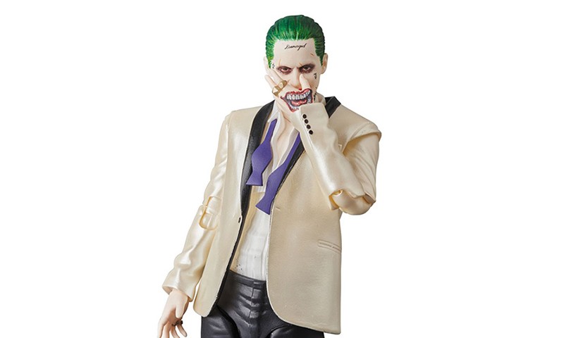 穿这么帅的 Joker 为什么在电影里只有那么一瞬间