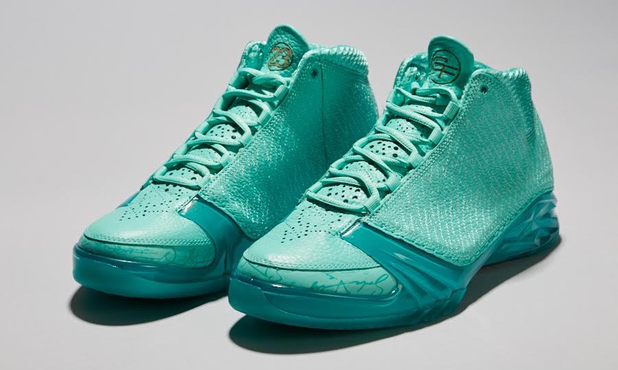 那双湖绿色的 SoleFly x Air Jordan XXIII 鞋款，现在终于能看到全貌了