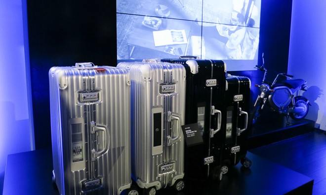 RIMOWA 电子标签智能行李箱开始发售