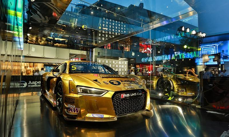 AAPE BY A BATHING APE® x Audi 这次还带来了一系列别注单品