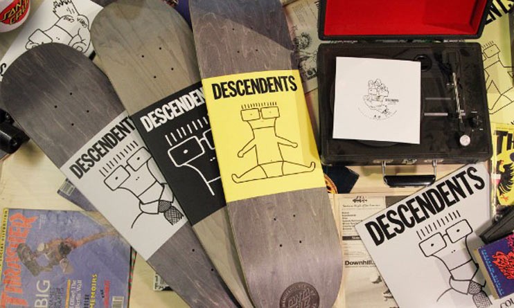 滑板界的朋克风设计，Descendents x Santa Cruz 合作板面