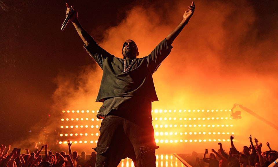 Kanye West 入院检查，并取消了 22 场《Saint Pablo Tour》巡演