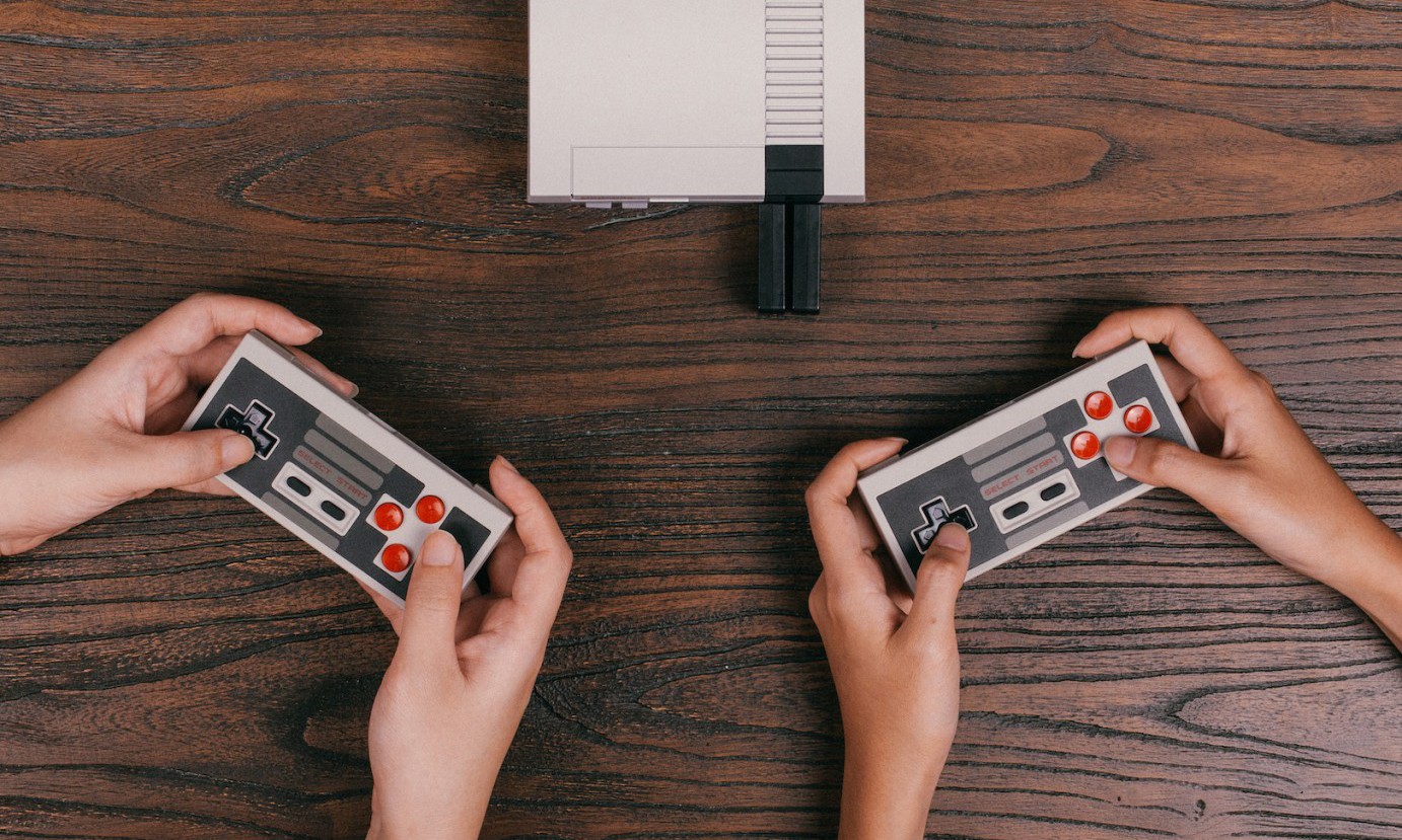 8Bitdo 为任天堂 NES 主机打造无线手柄