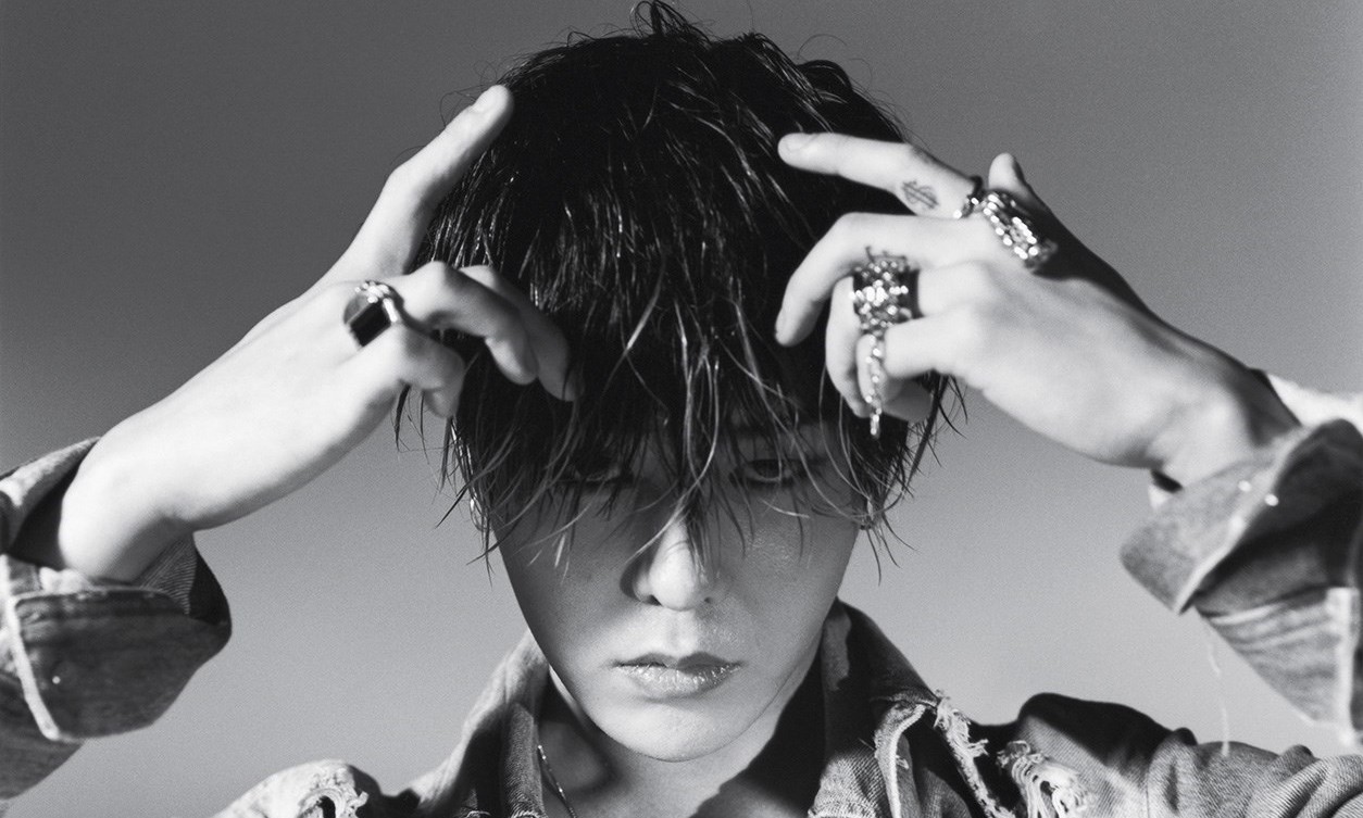 荒木经惟拍摄，G-Dragon 示范 PEACEMINUSONE x AMBUSH 联名造型 Lookbook 公布