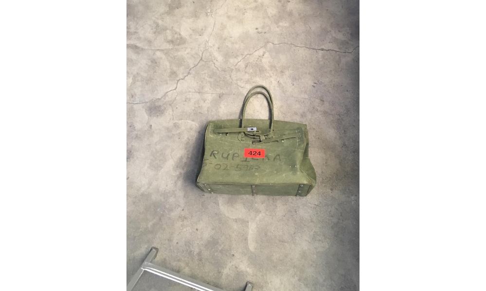 424 与 READYMADE 或将推出联名单品，率先曝光的是一款手袋