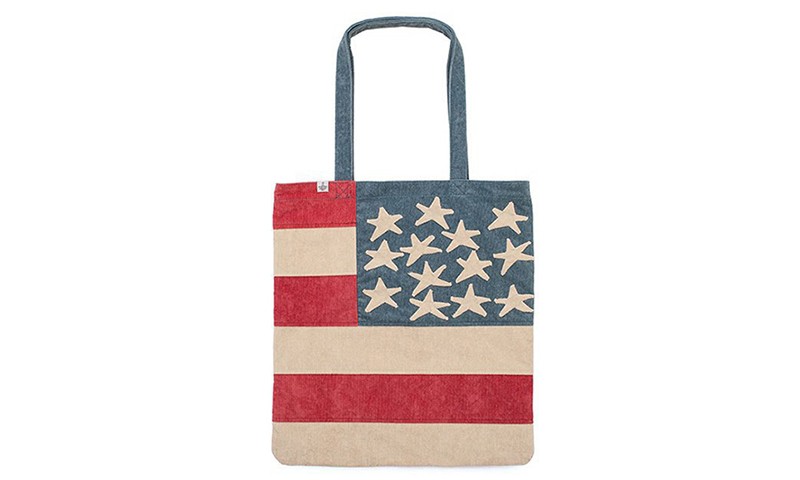visvim 这次推出了一系列美国国旗元素的 Tote Bag