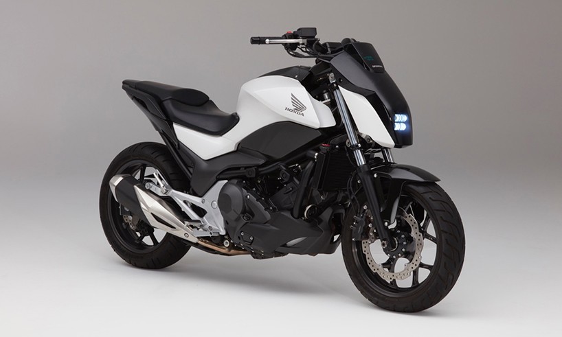 Honda 发布全球首款自我平衡摩托车