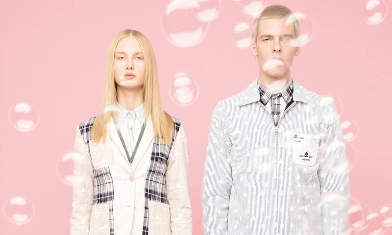 KOE 携手 Thom Browne 打造联乘企划，这次的灵感是粉红泡泡