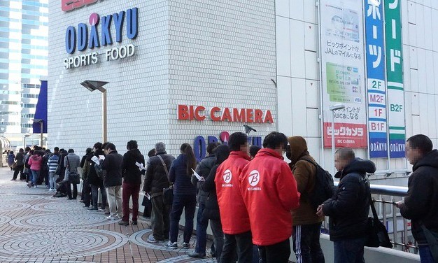 任天堂 Switch 正式发售，日本各大店铺瞬间售罄！