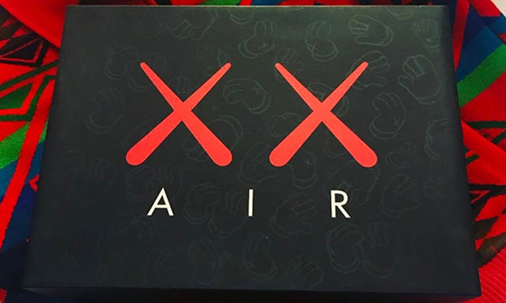 KAWS x Air Jordan IV 鞋盒公布，Sample 也在 eBay 上炒到近 3 万人民币了