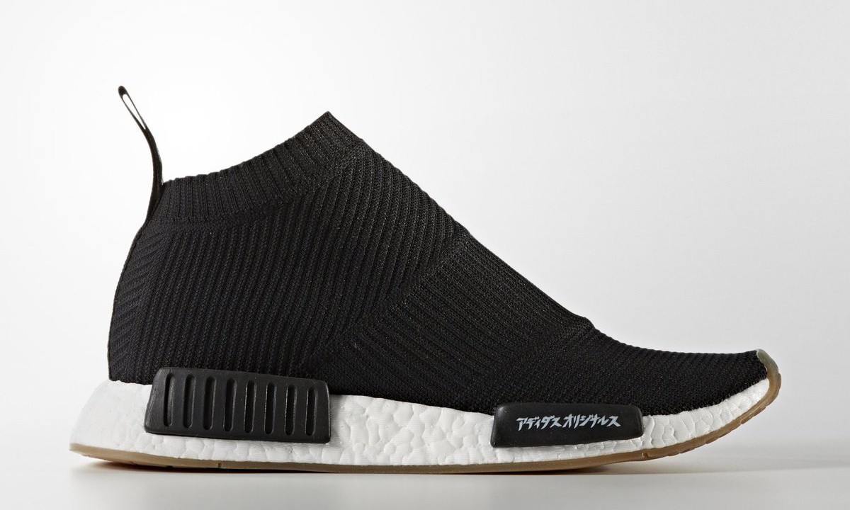 那双写有日文的三方联名 City Sock 终于要发售了，还有服饰一同登场