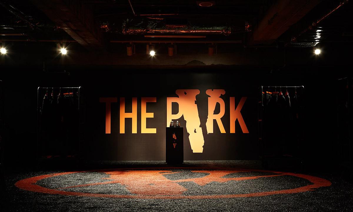 fragment design x VLONE 于 THE PARK·ING GINZA 店内布置一览