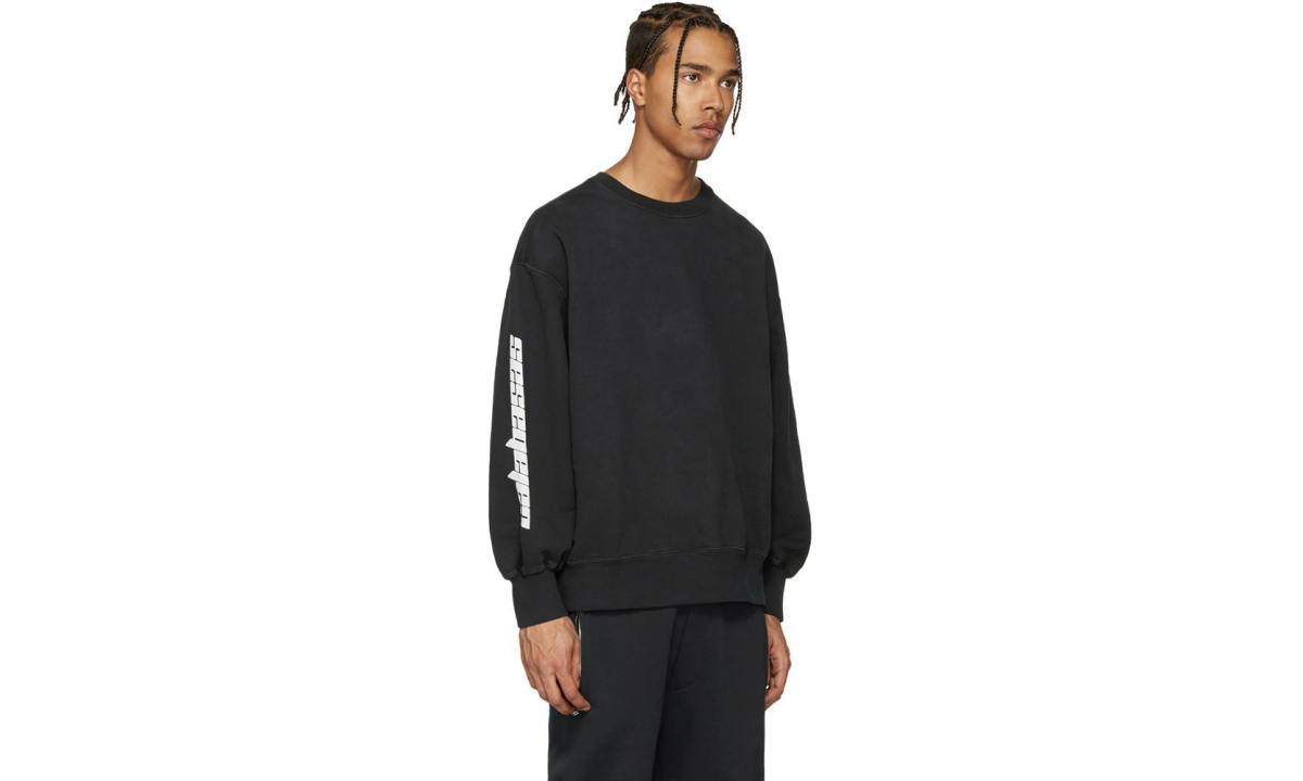 除了 CALABASAS 卫衣，还有 YEEZY SEASON 4 新品开售