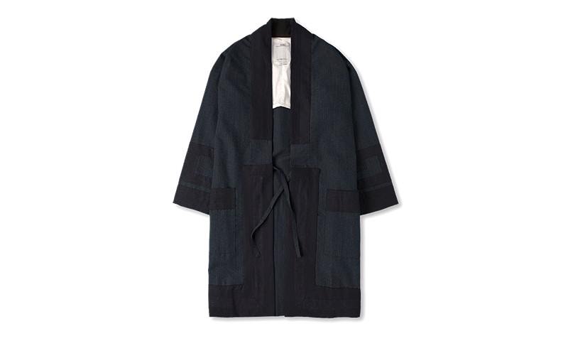 今季你不能错过的还有 visvim 这件长款 “道袍”